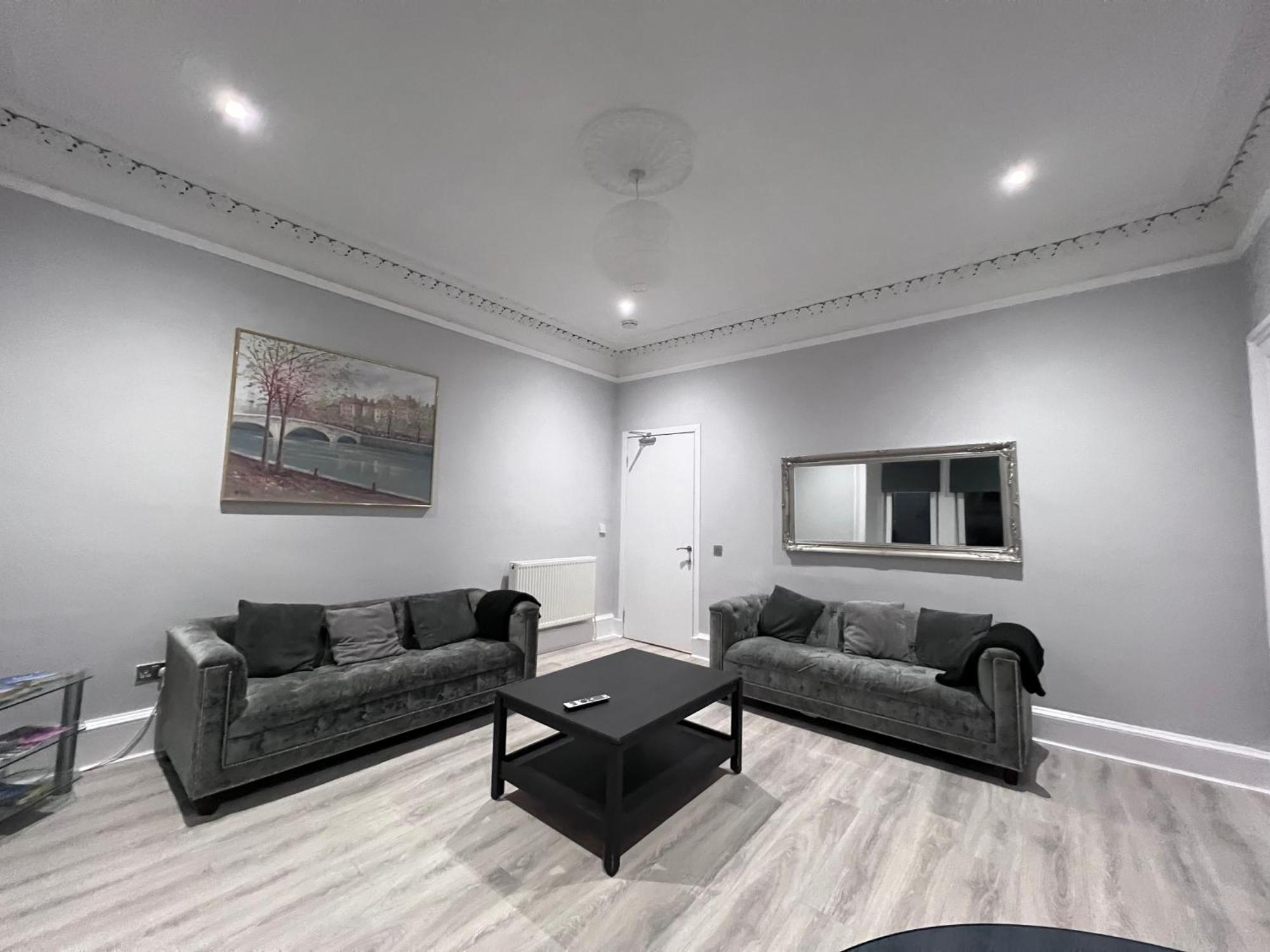 Lovely 4 Bedroom 2Nd Floor Walk Up Apartment Единбург Екстер'єр фото