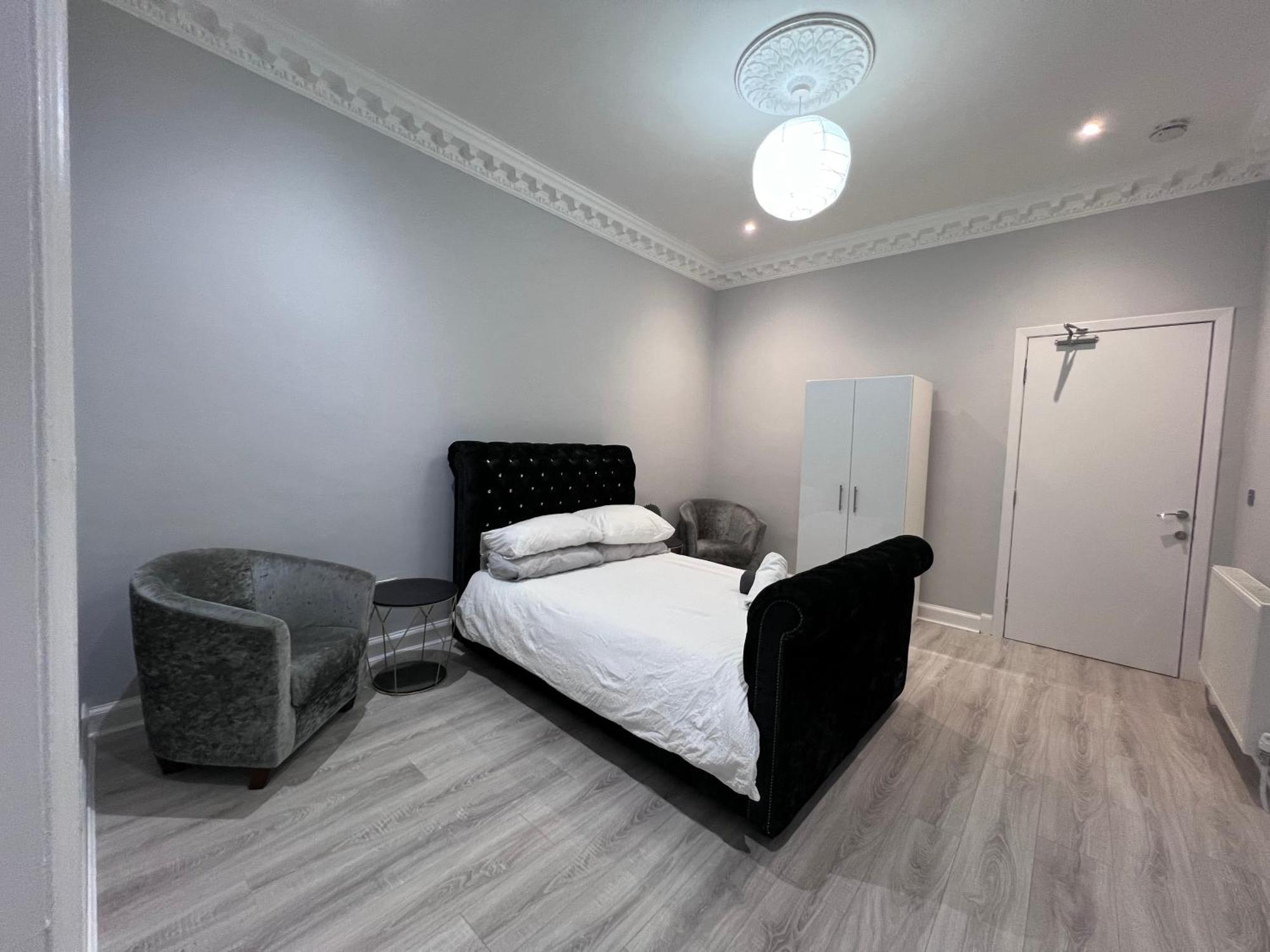Lovely 4 Bedroom 2Nd Floor Walk Up Apartment Единбург Екстер'єр фото