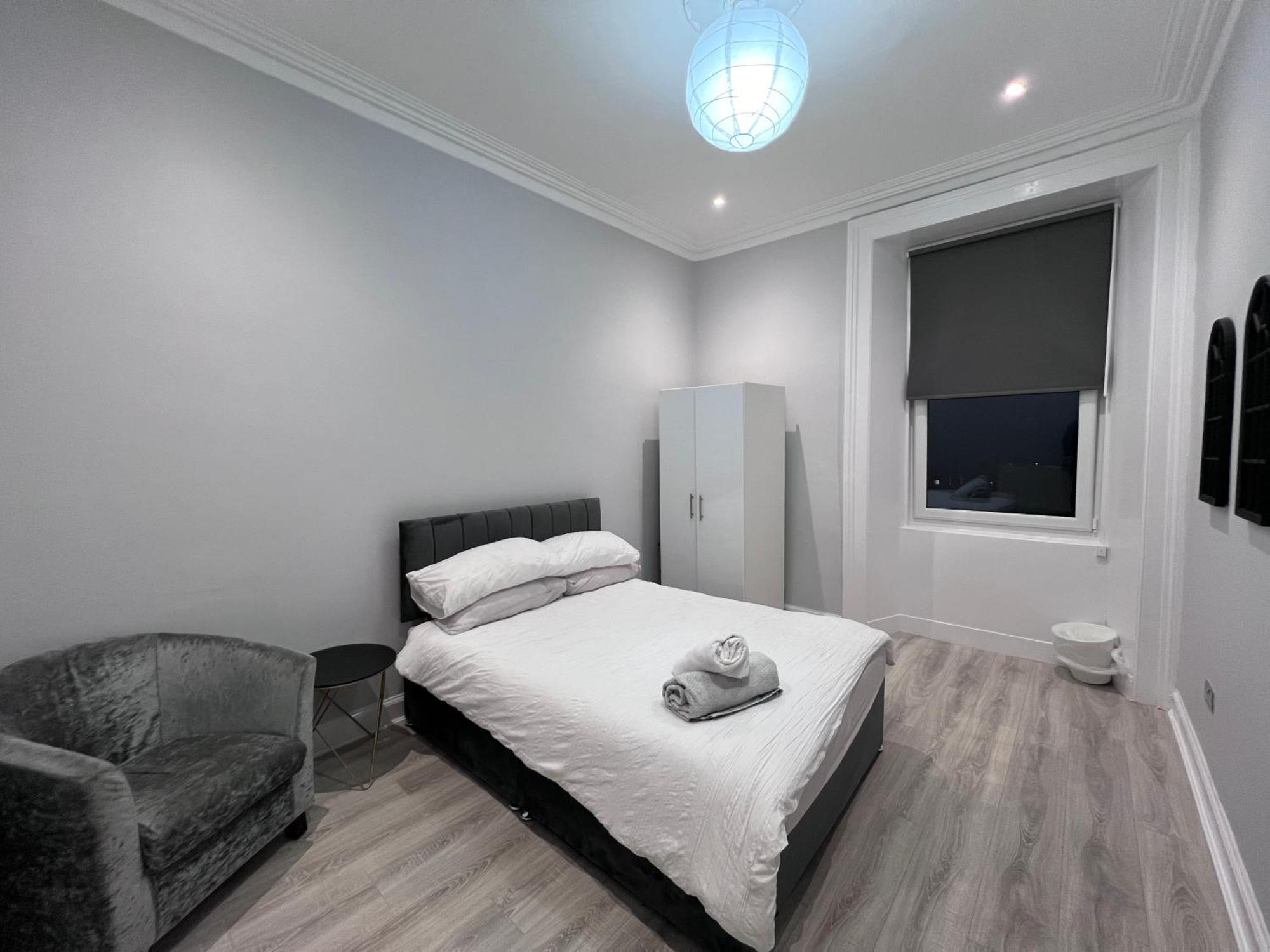 Lovely 4 Bedroom 2Nd Floor Walk Up Apartment Единбург Екстер'єр фото
